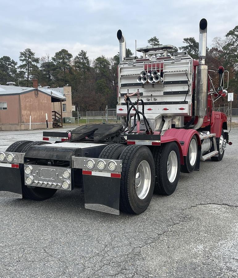Used 2001 MACK CHU613