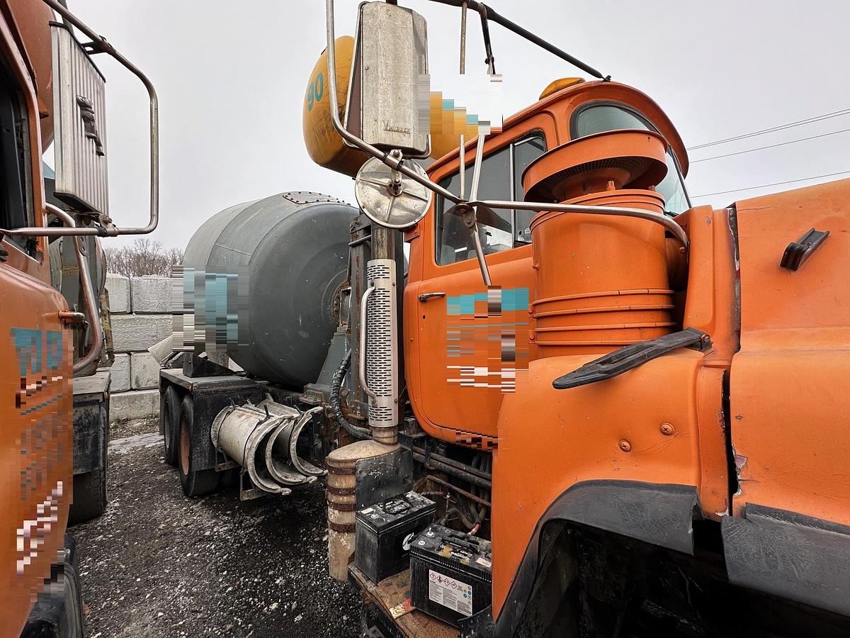 Used 2001 MACK DM690S