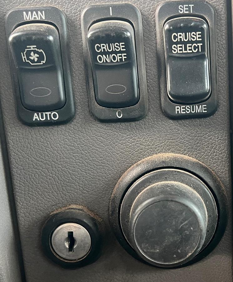 Used 2016 PETERBILT 348