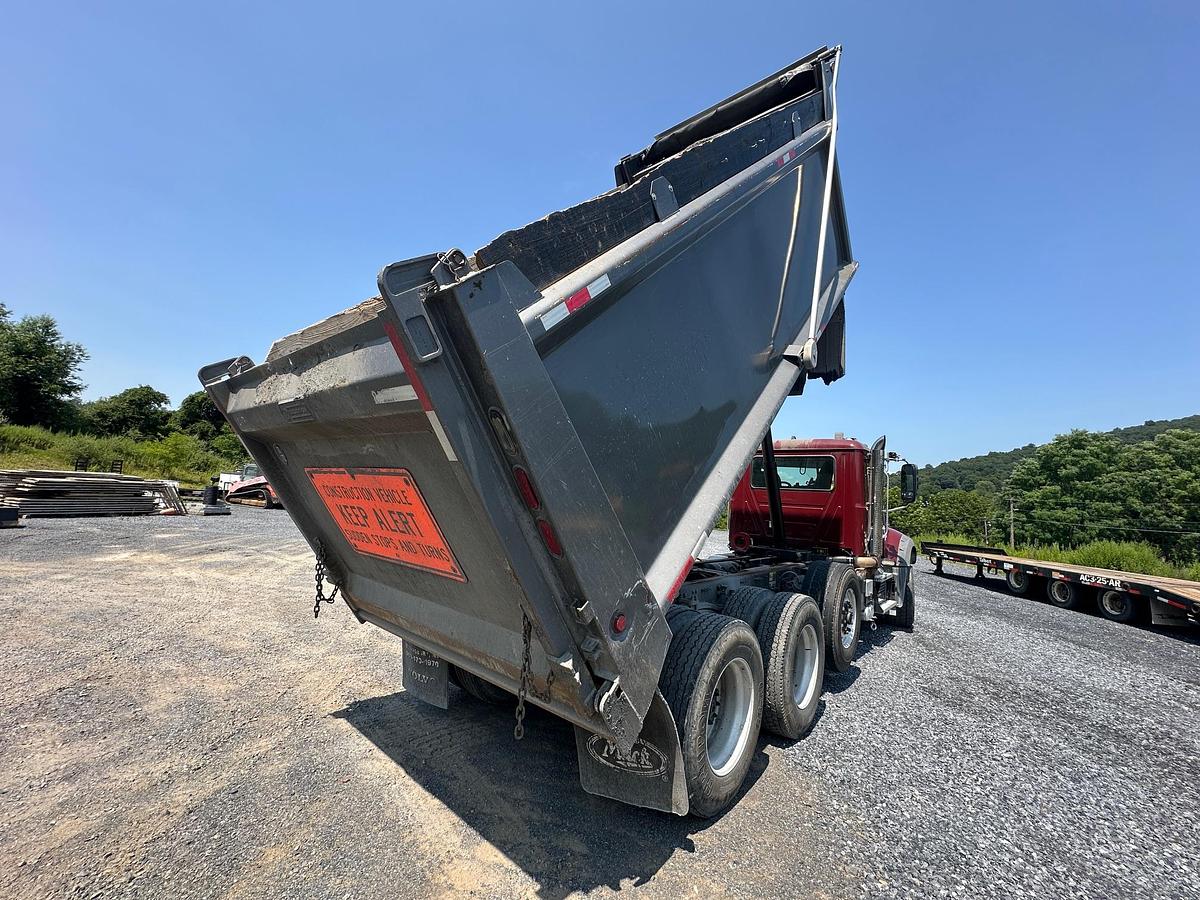 Used 2020 MACK Granite GR64F