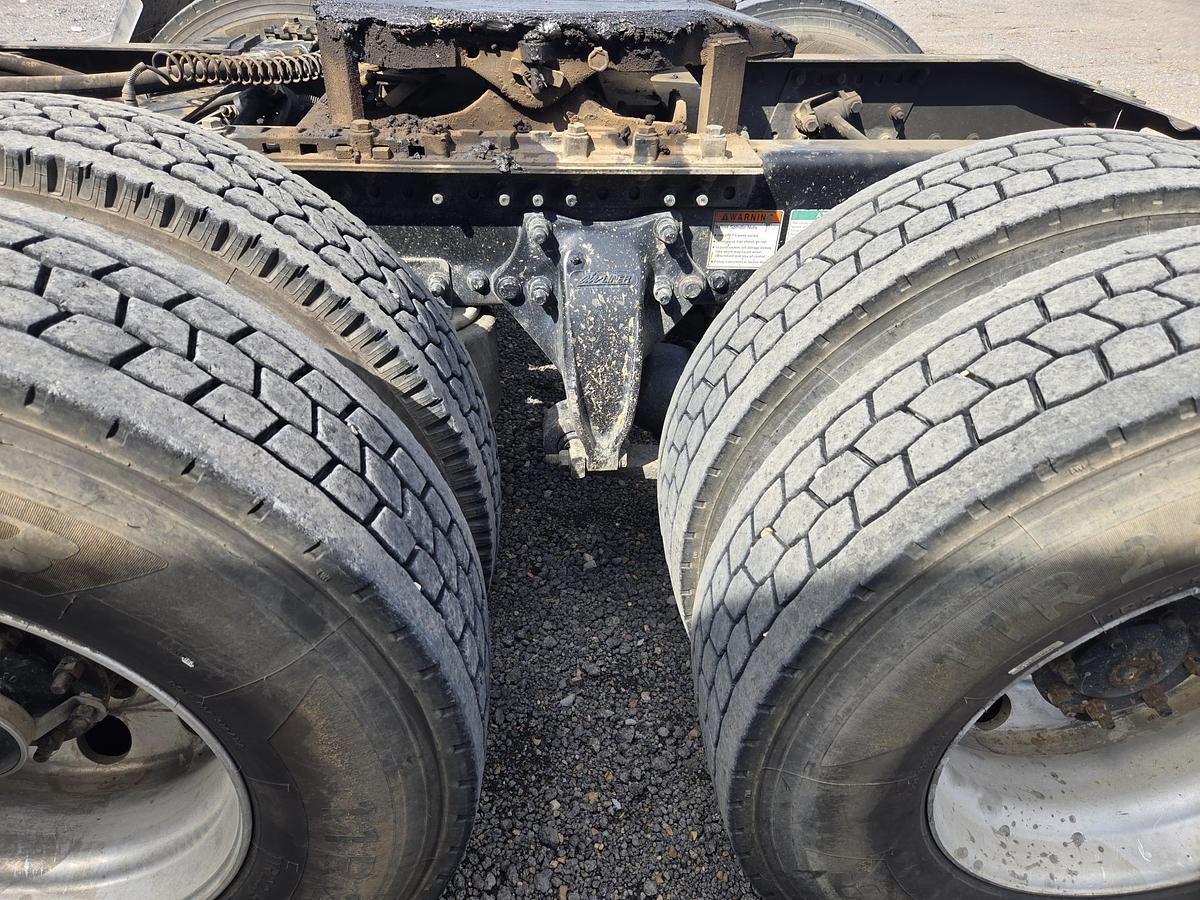 Used 2009 FREIGHTLINER Columbia