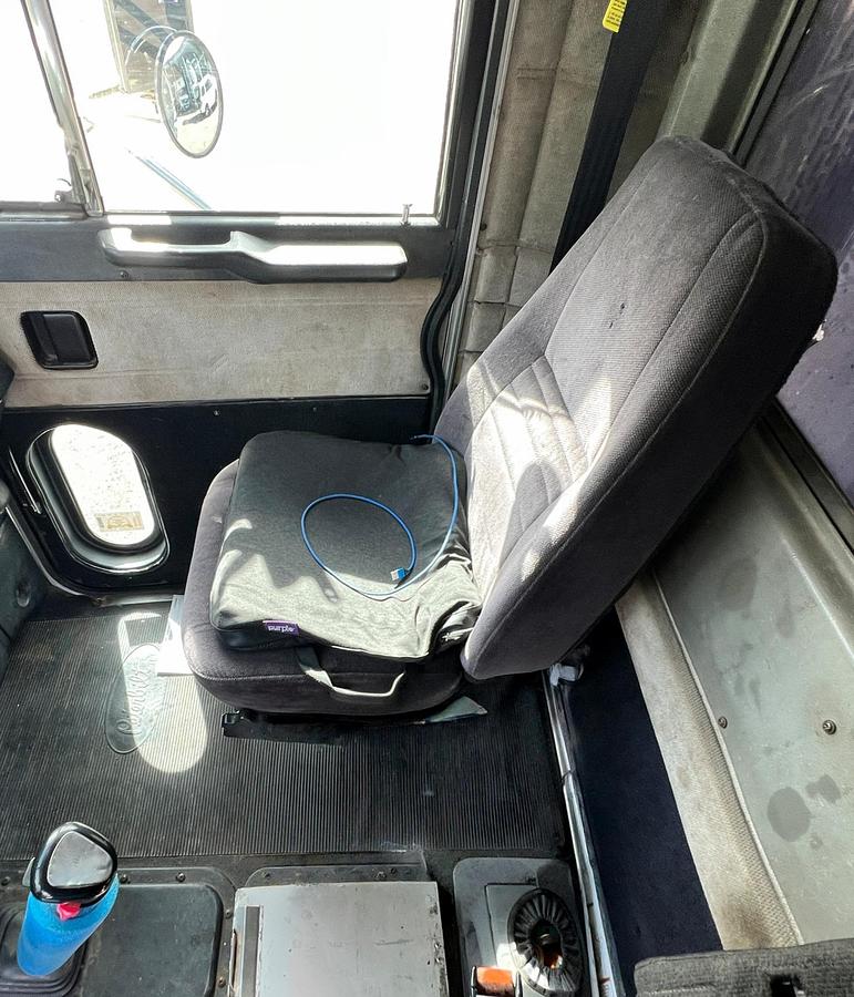 Used 2000 PETERBILT 357