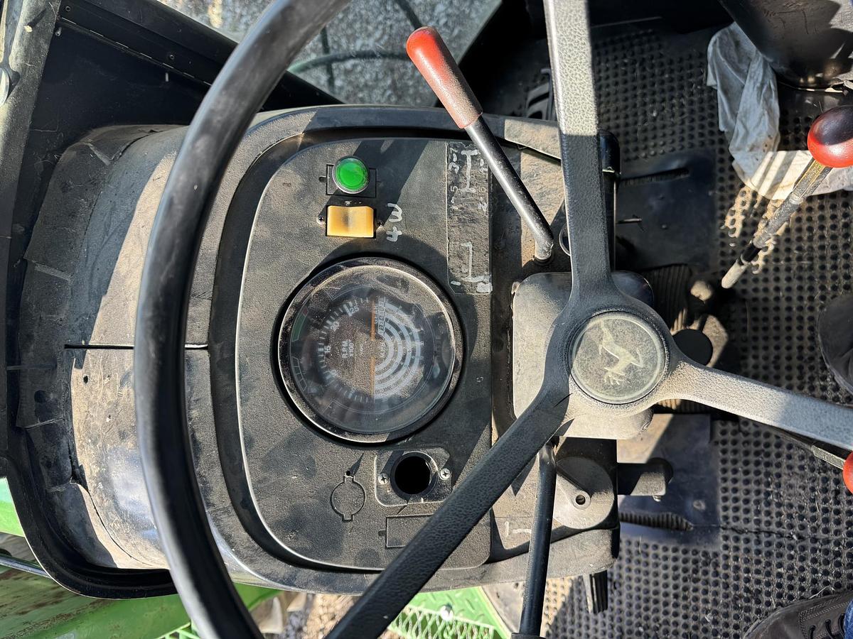 Used 1982 JOHN DEERE 2940