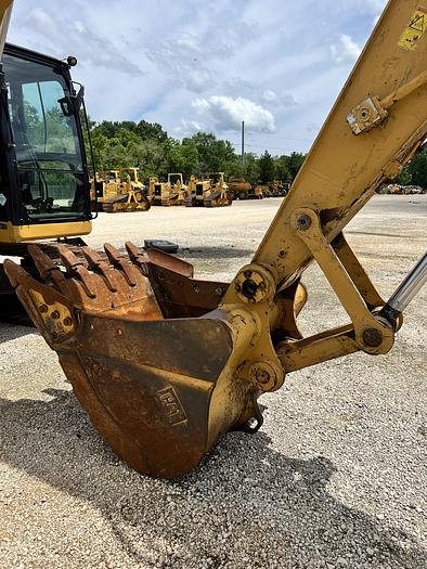 Used 2018 CATERPILLAR 323