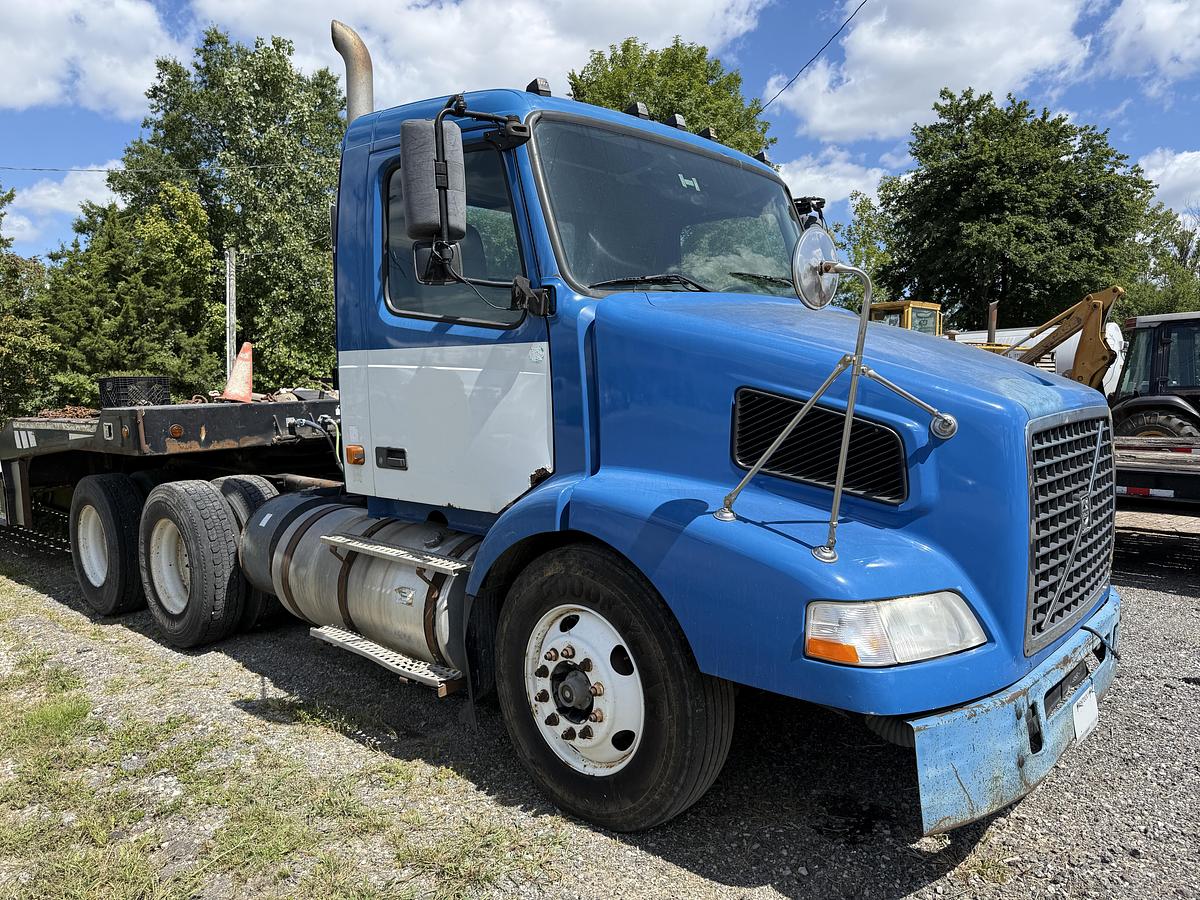 Used 2007 VOLVO VNM64T200