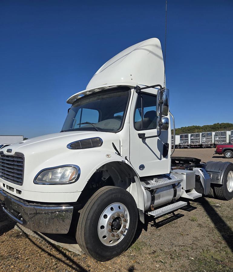 Used 2020 FREIGHTLINER M2 106