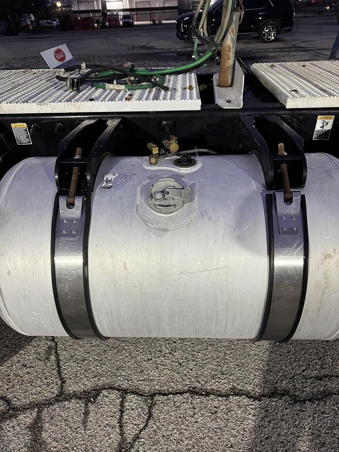 Used 2013 PETERBILT 388