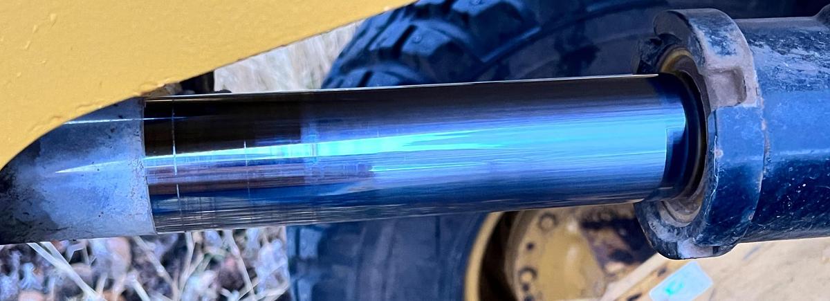 Used 2016 CATERPILLAR 907M