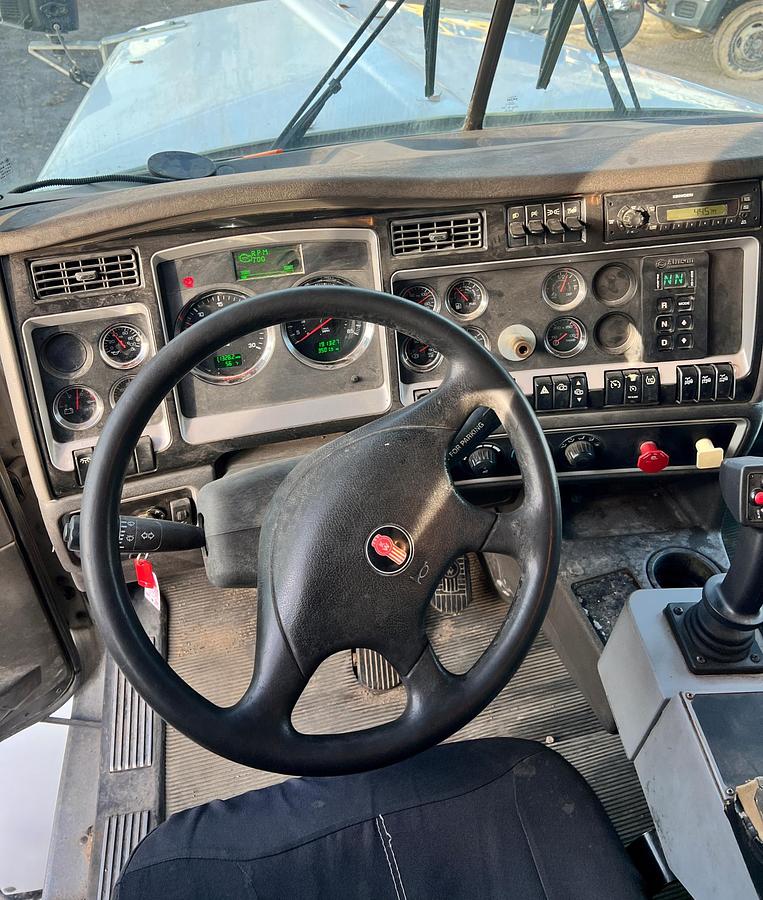 Used 2013 KENWORTH t800