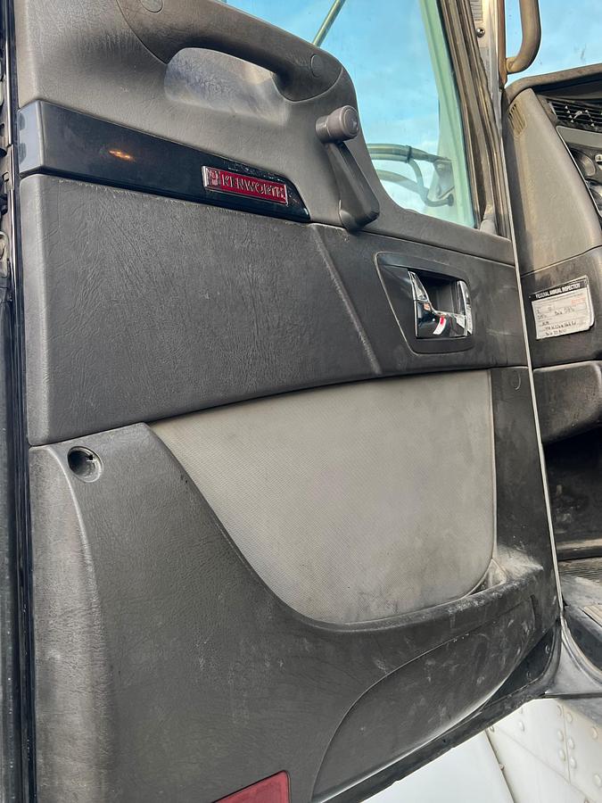 Used 2013 KENWORTH t800