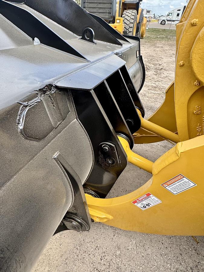 Used 2018 CATERPILLAR 980M