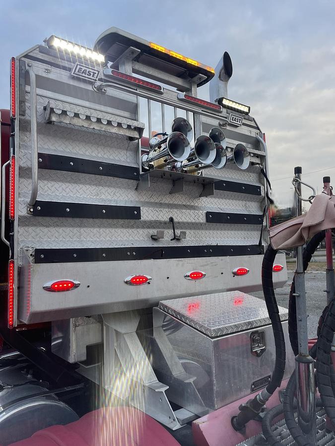 Used 2001 MACK CHU613