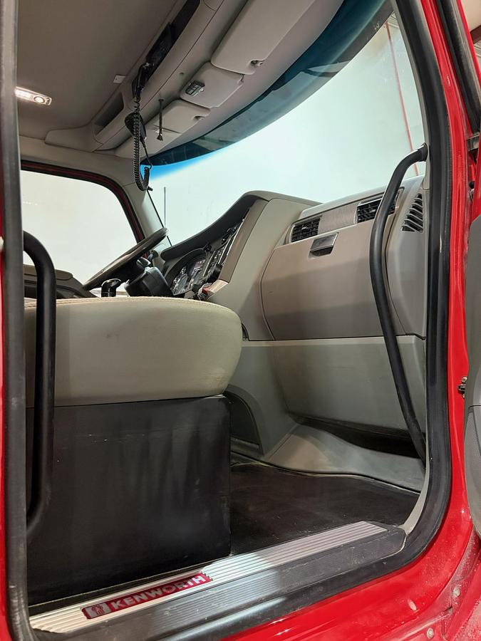 Used 2018 KENWORTH T880
