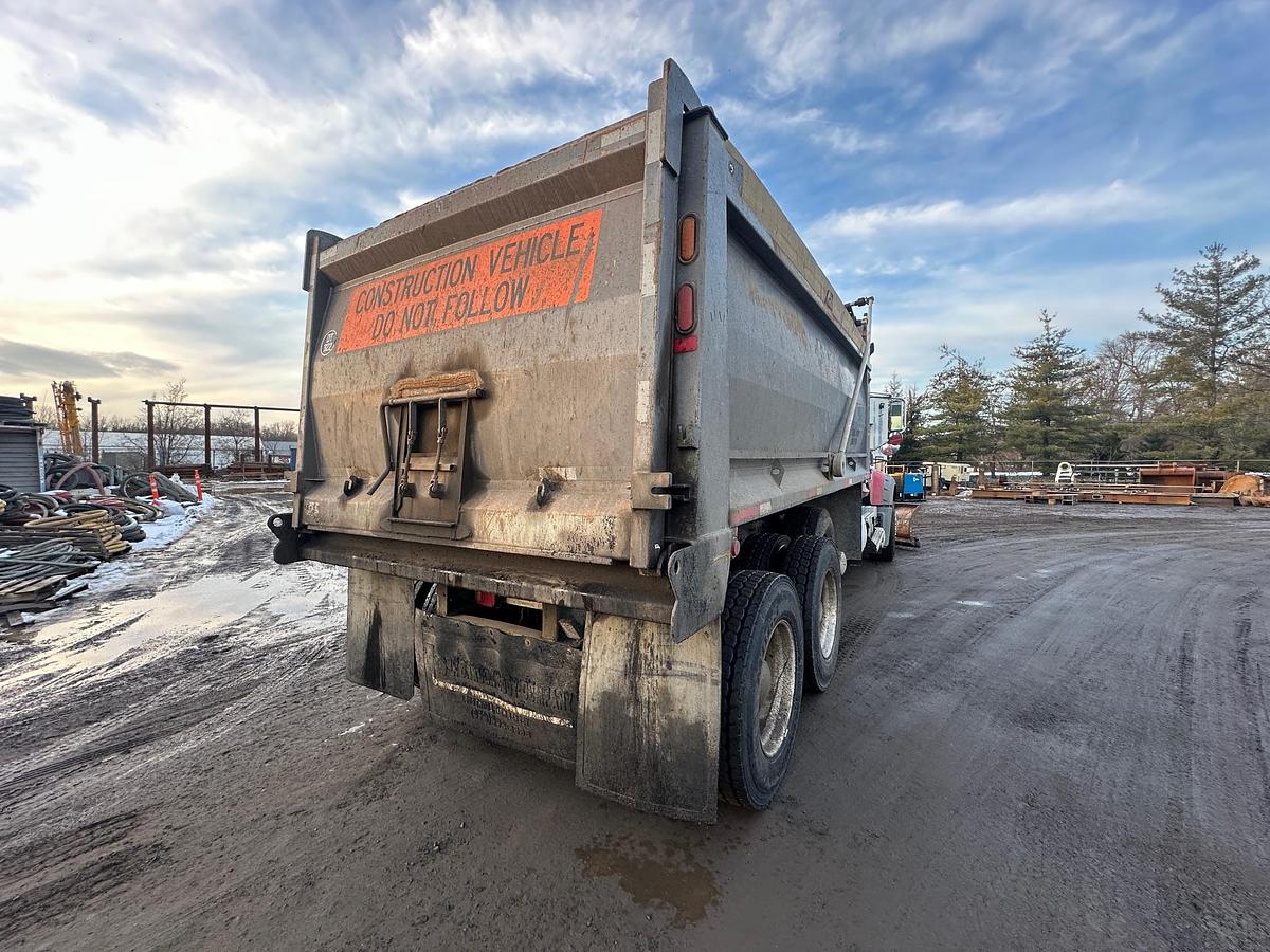 Used 2017 MACK Granite GU713
