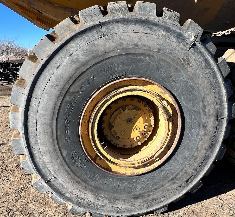 Used 2015 CATERPILLAR 740B