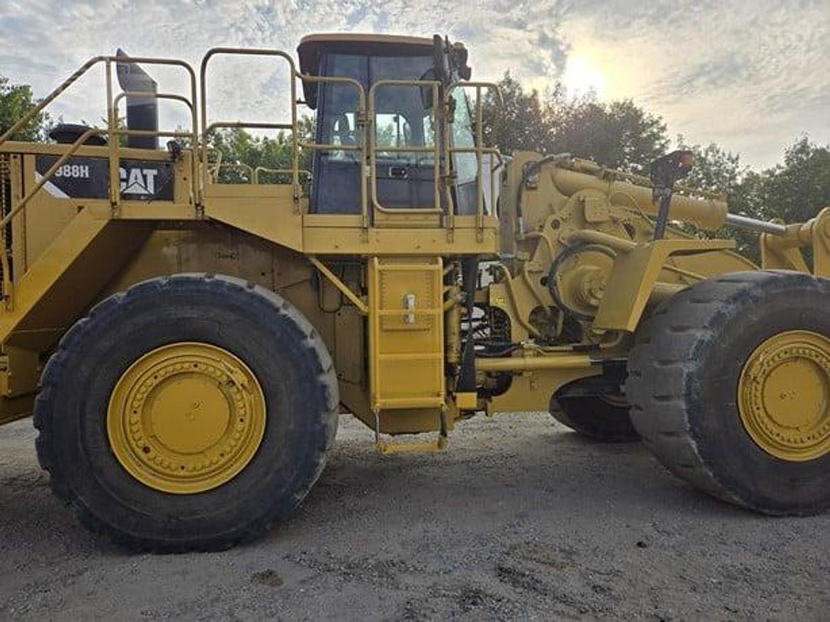 Used 2010 CATERPILLAR 988H