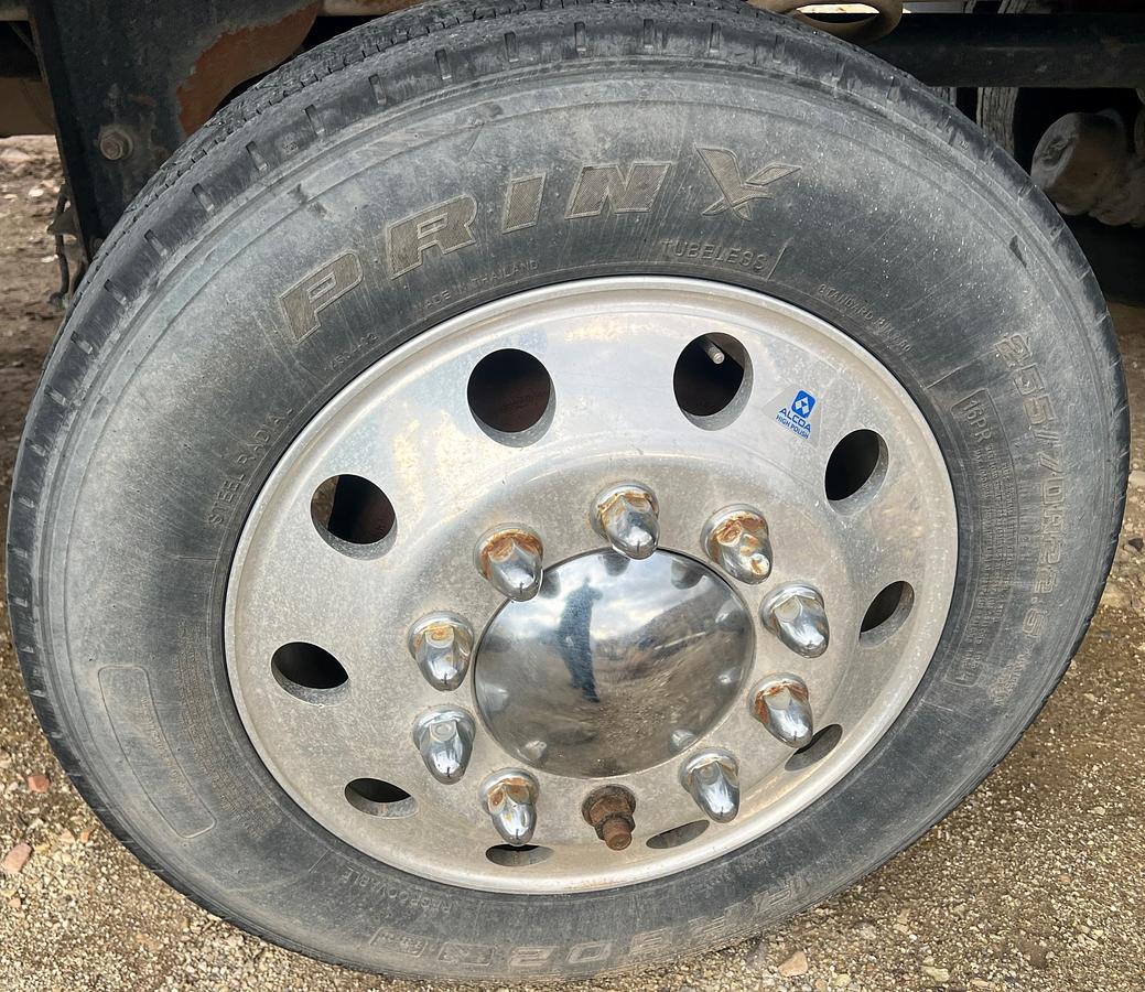 Used 2016 PETERBILT 348