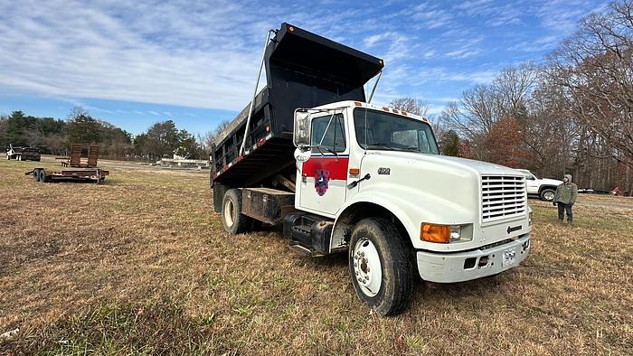 Used 2001 INTERNATIONAL 4700