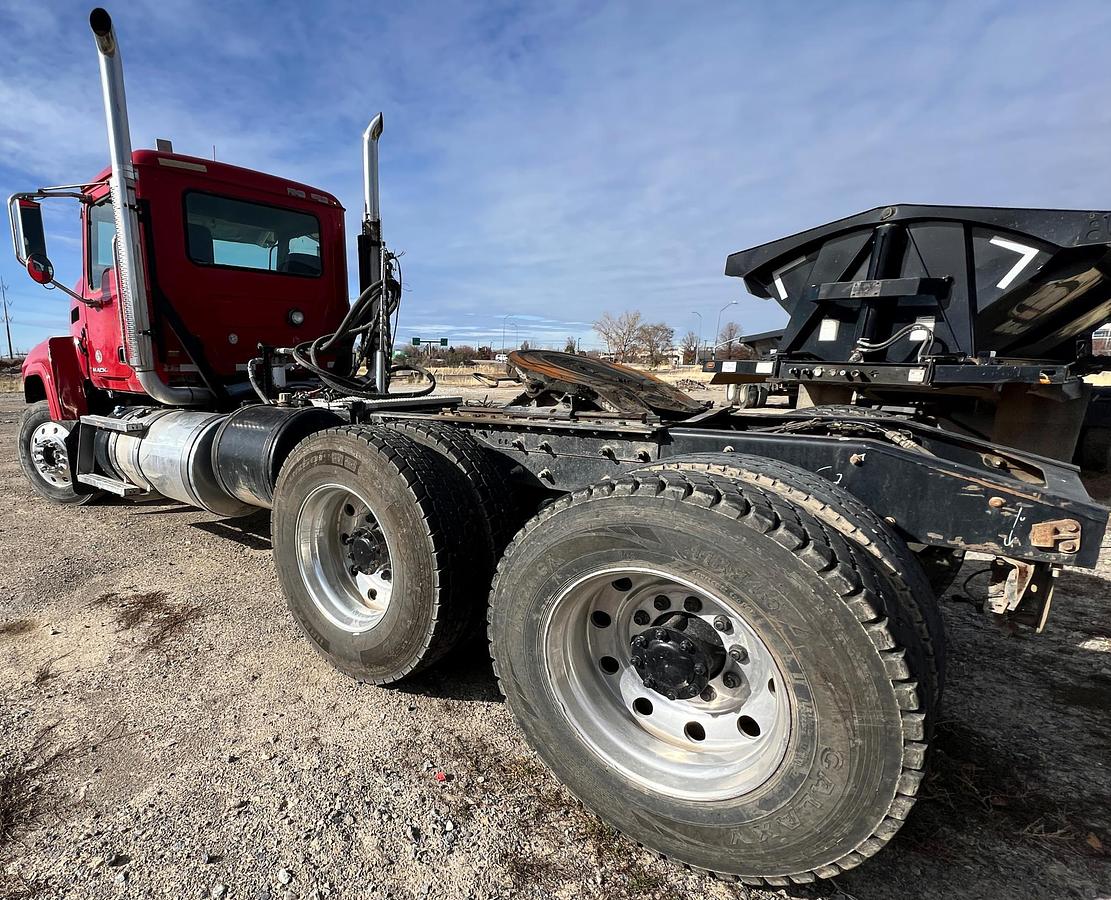 Used 2011 MACK Pinnacle CHU613
