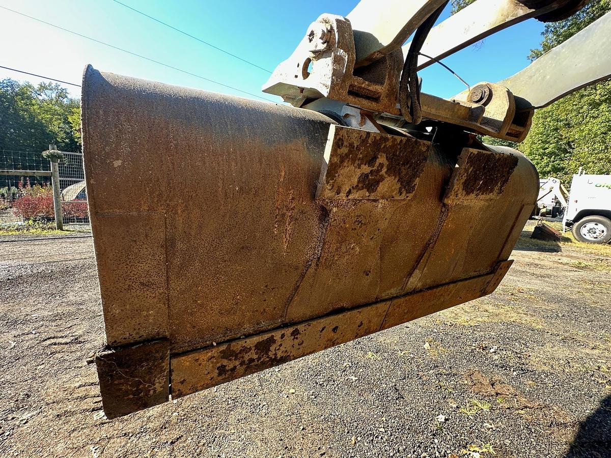 Used 2005 DEERE 624J