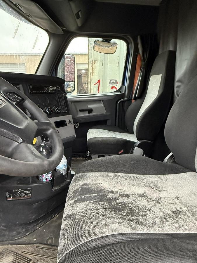 Used 2019 FREIGHTLINER CASCADIA