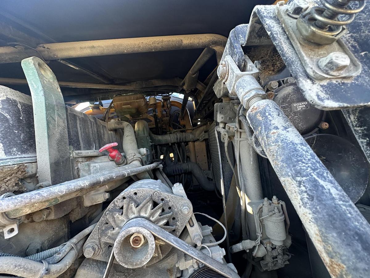 Used 2002 VOLVO A40D