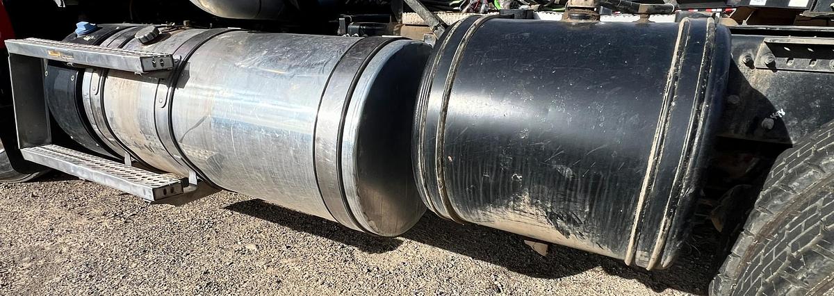 Used 2011 MACK Pinnacle CHU613