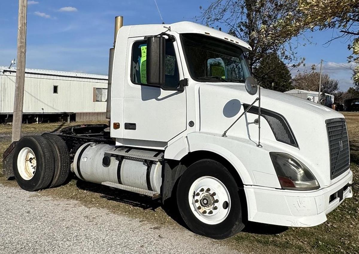 Used 2007 VOLVO VNL42T