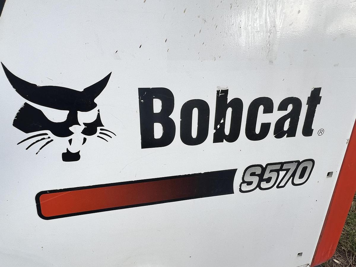 Used 2015 BOBCAT s570