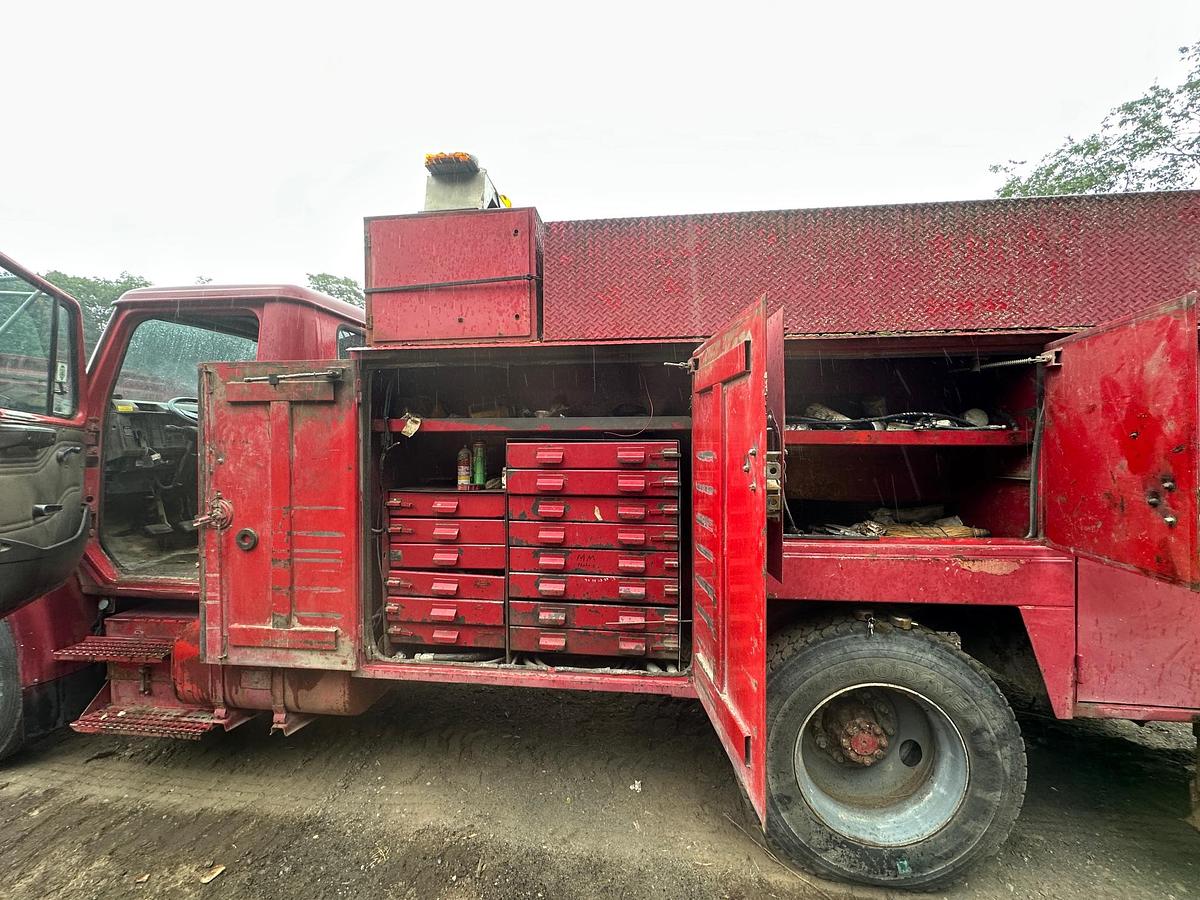 Used 2001 INTERNATIONAL 4700 Service Truck