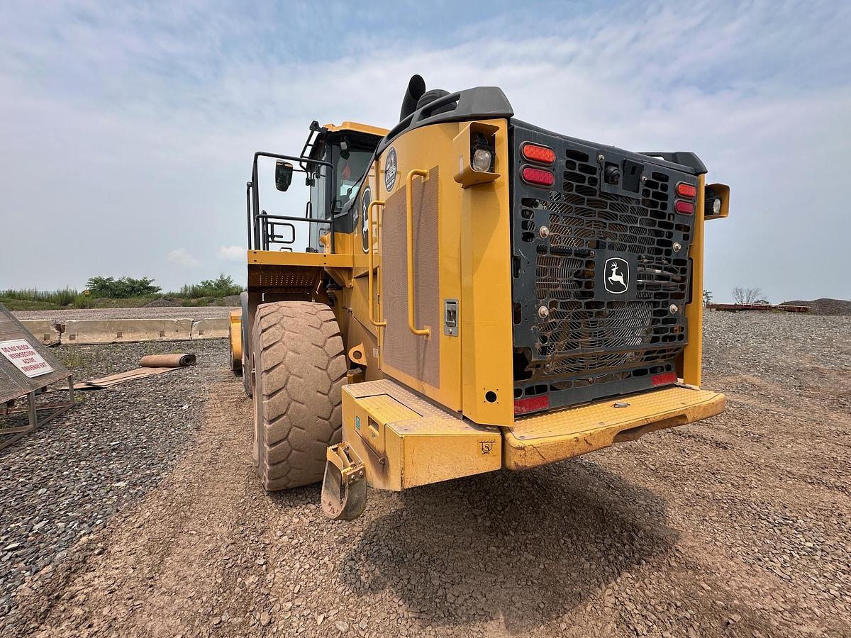 Used 2020 DEERE 744L