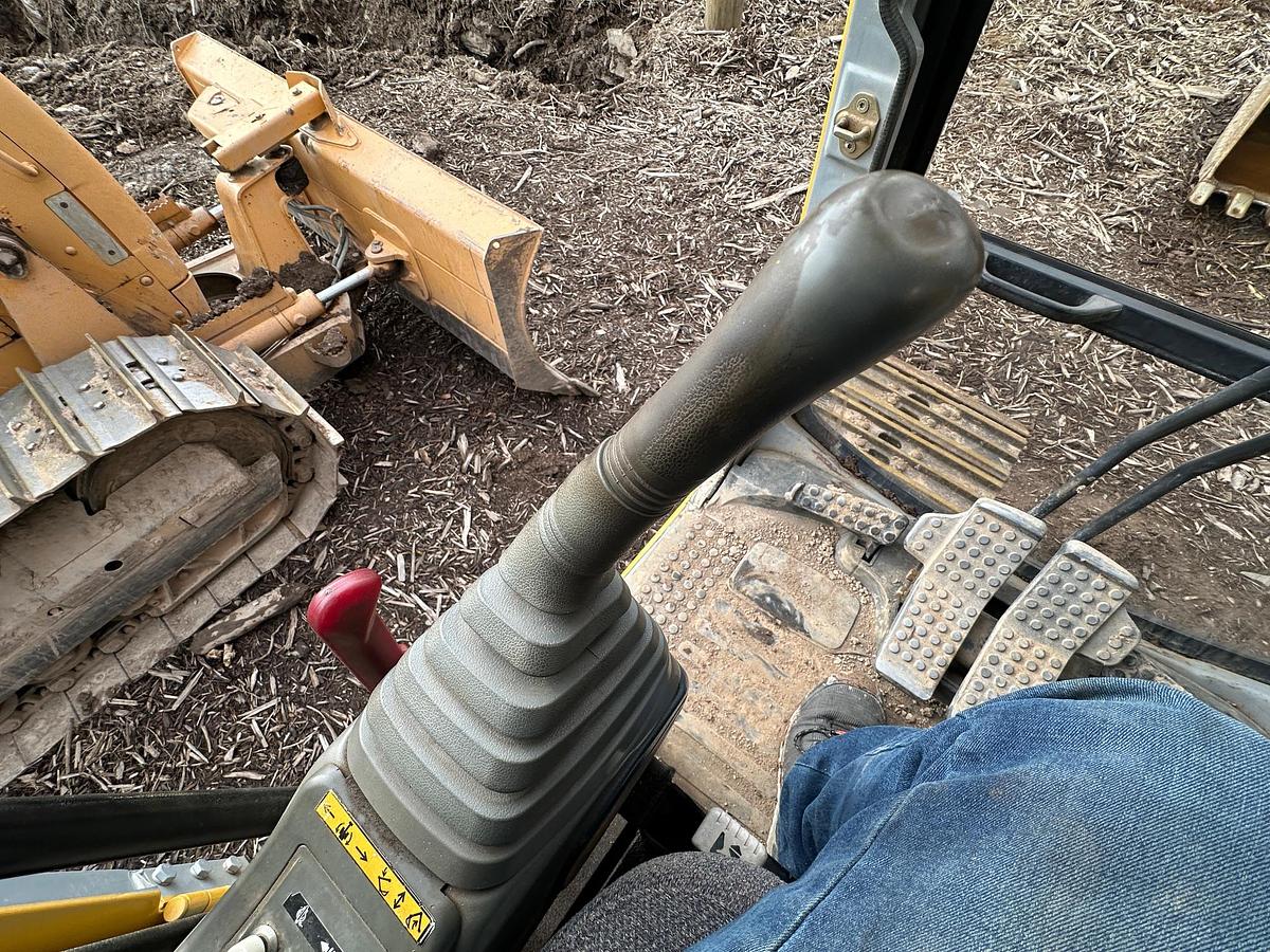 Used 2001 DEERE 160C LC