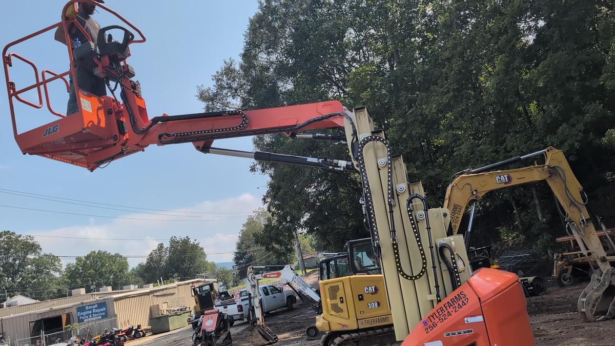 Used 2024 JLG TOUCAN 32E