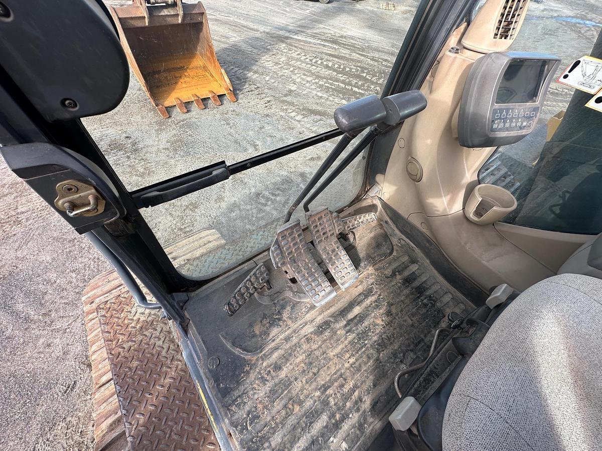 Used 2009 DEERE 450D LC