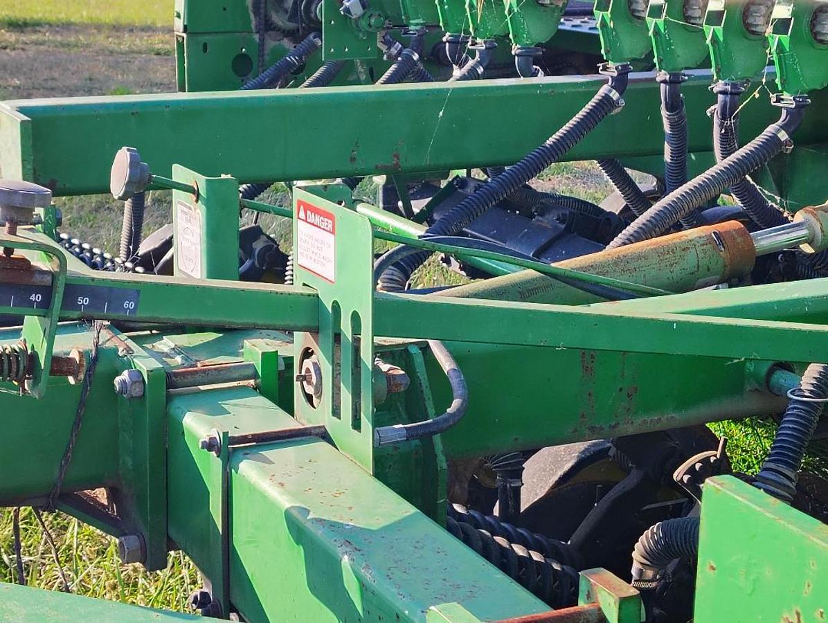 Used 1987 JOHN DEERE 750 Grain Drill