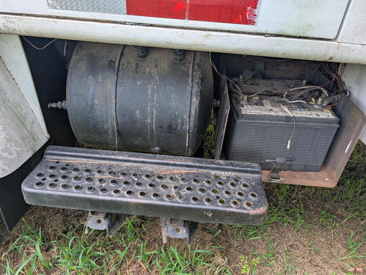 Used 1985 INTERNATIONAL S1900