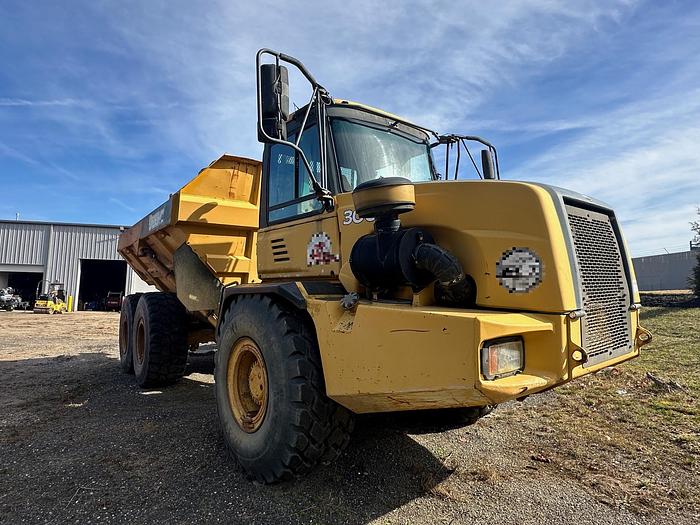 Used 2006 DEERE 300D