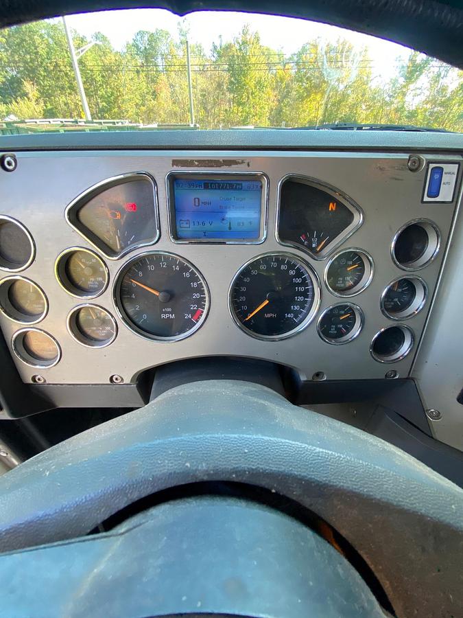 Used 2016 MACK GU713 Granite