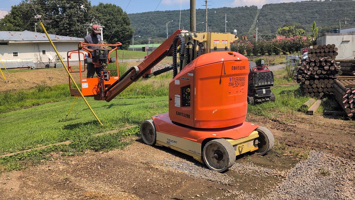 Used 2024 JLG TOUCAN 32E
