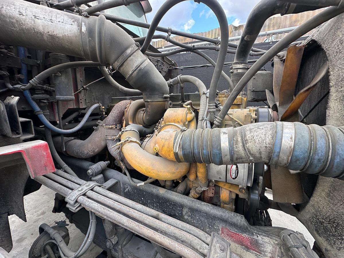 Used 2005 WESTERN STAR Rear Mixer