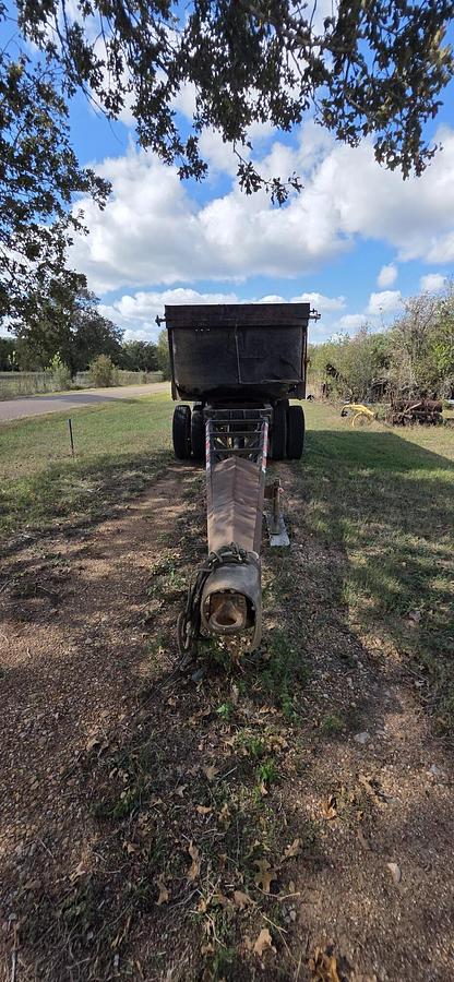 Used 1985 CLEMENT Pup Trailer