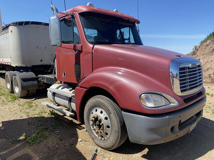 Used 2008 FREIGHTLINER Columbia
