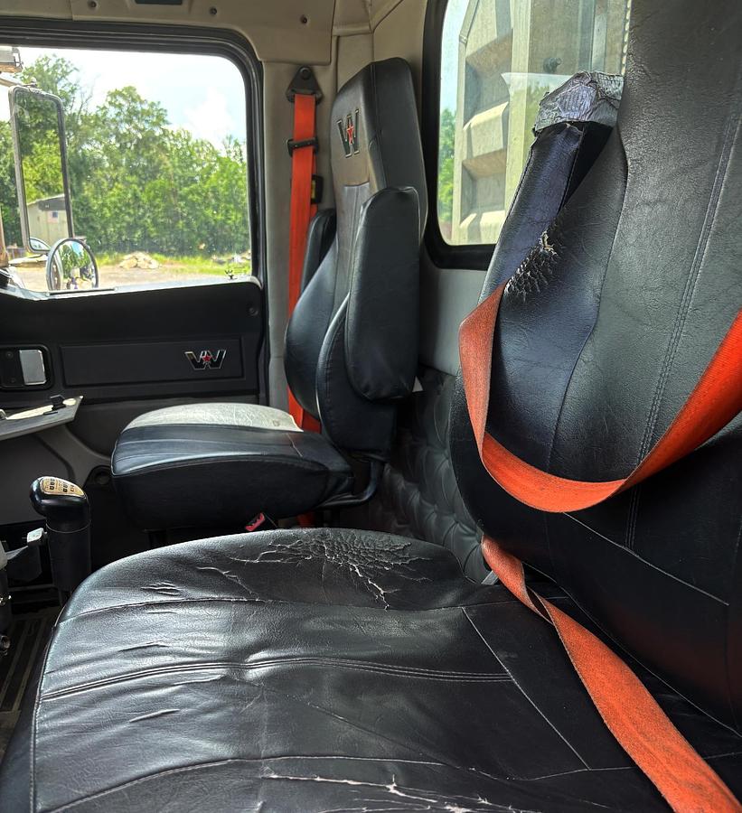 Used 2017 WESTERN STAR 4700