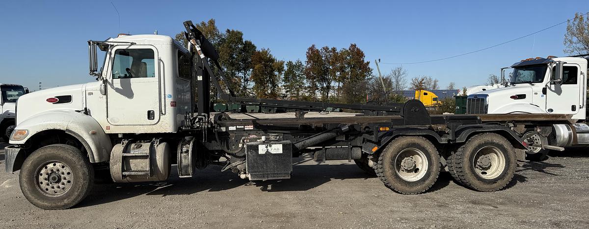 Used 2016 PETERBILT 348