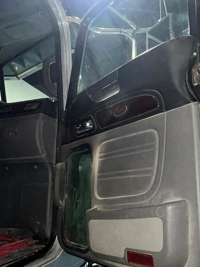 Used 2012 PETERBILT 388 Dump truck