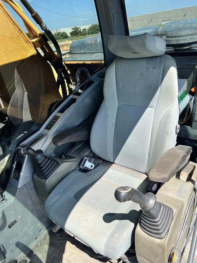 Used 2016 HYUNDAI ROBEX290LC-9