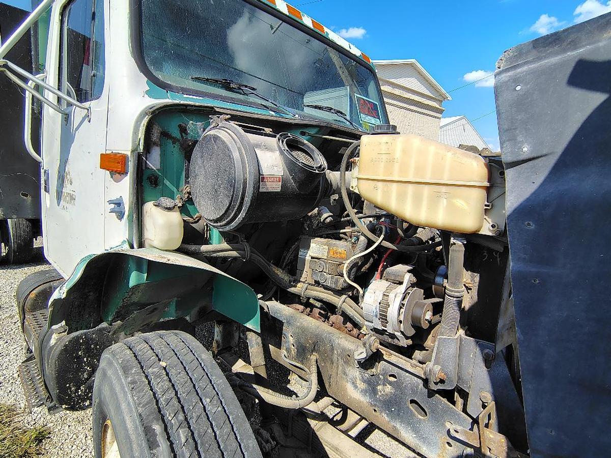 Used 2000 INTERNATIONAL 4700 DT466E