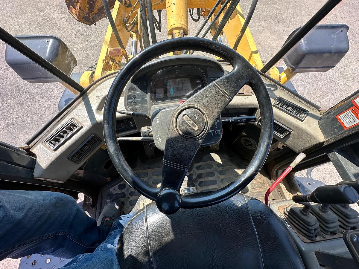 Used 1998 KOMATSU WA320
