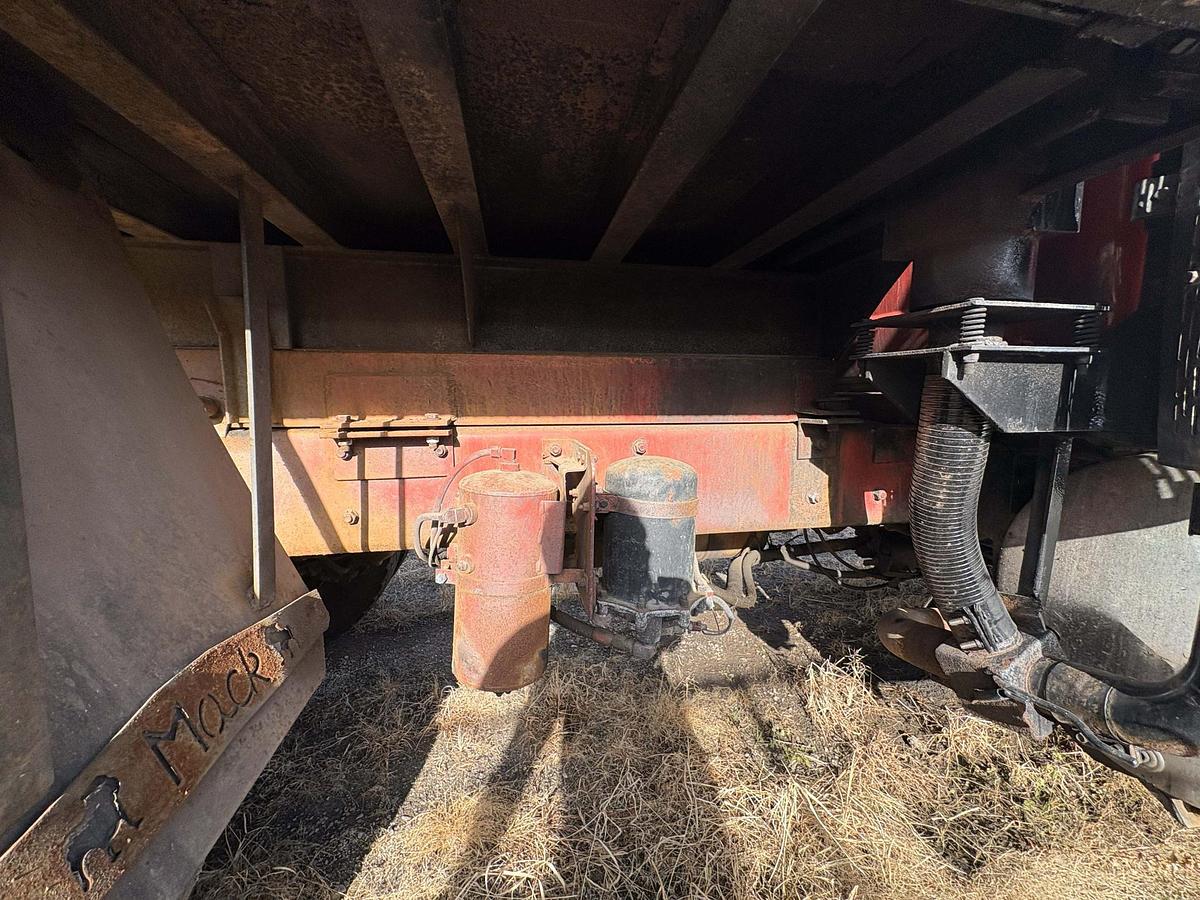 Used 1993 MACK RD6888SX