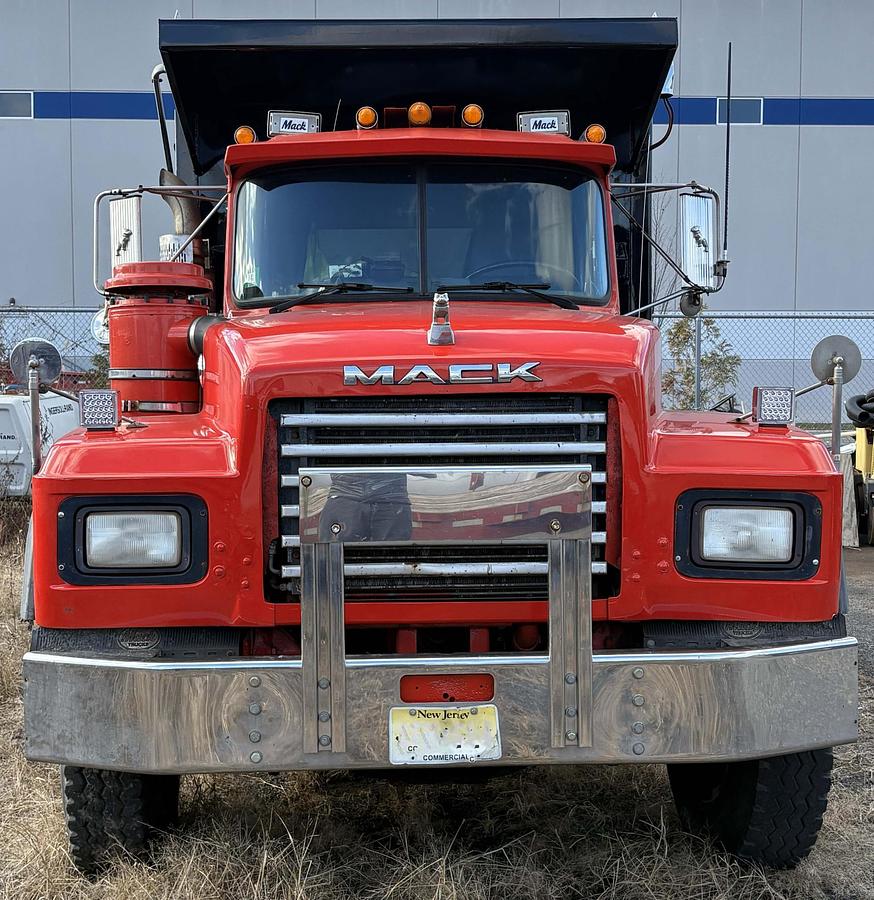 Used 1993 MACK RD6888SX